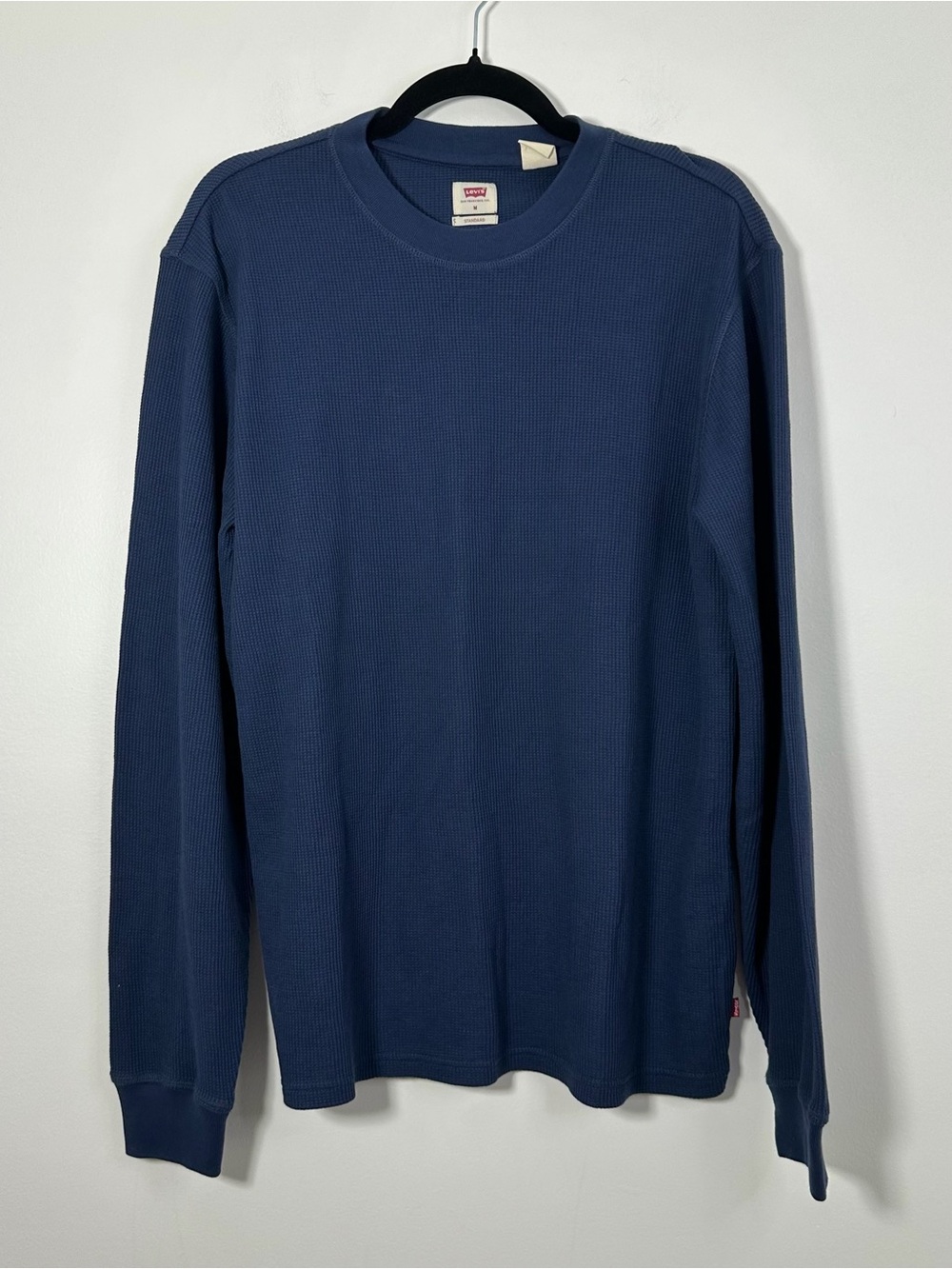 Levi’s Men’s Medium Navy Blue Thermal Long Sleeve Crewneck Shirt